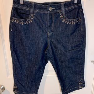 Basic Editions size Medium shorts